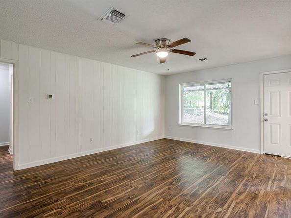 813  Colony Drive , Crowley Texas 76036