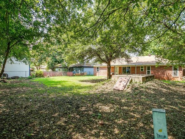 813  Colony Drive , Crowley Texas 76036