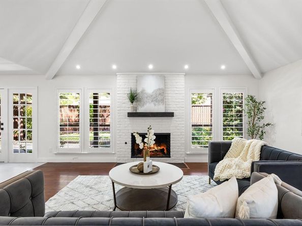 6005  Daven Oaks Drive , Dallas Texas 75248