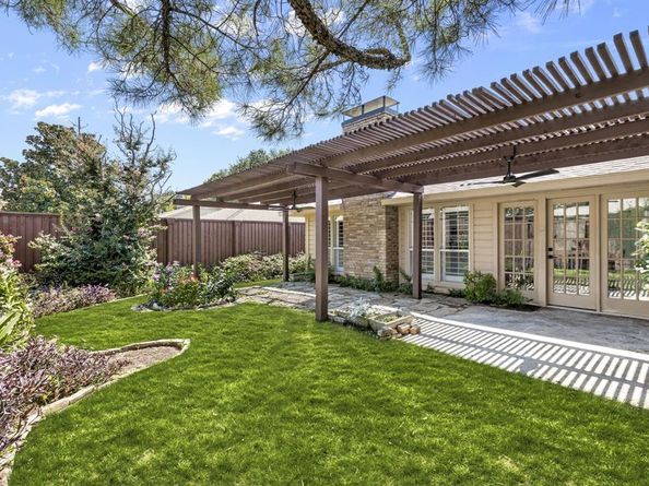 6005  Daven Oaks Drive , Dallas Texas 75248