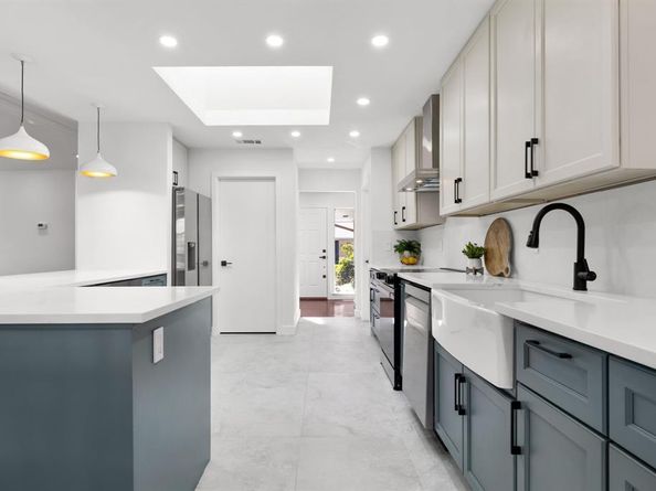 6005  Daven Oaks Drive , Dallas Texas 75248