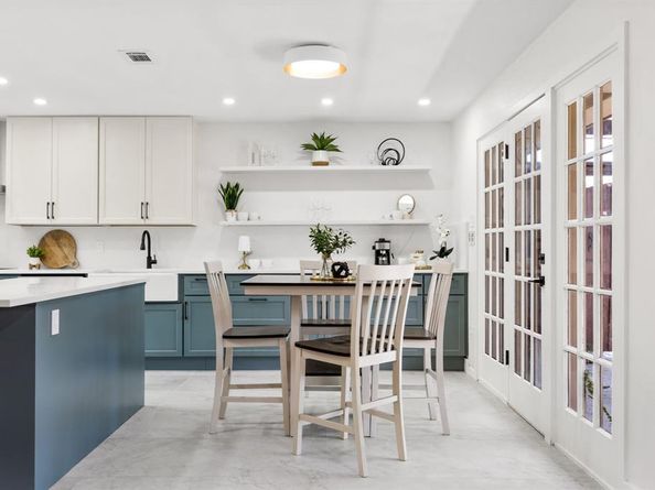 6005  Daven Oaks Drive , Dallas Texas 75248