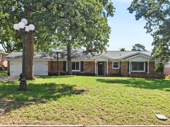 1208  Karla Drive , Hurst Texas 76053