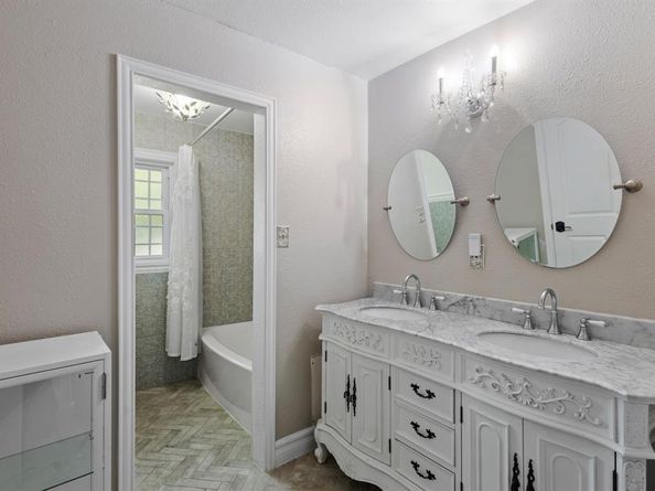 1208  Karla Drive , Hurst Texas 76053