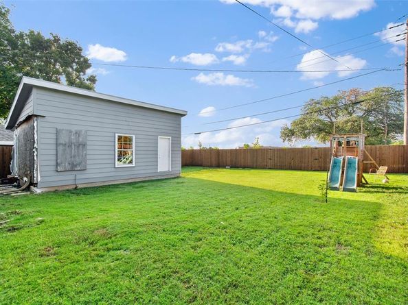 3730  Texas Drive , Dallas Texas 75211