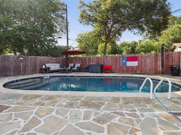 4201  Burke Road , Fort Worth Texas 76119