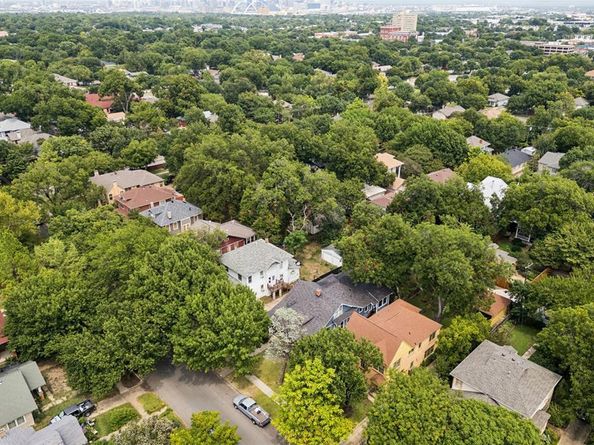 326 S Windomere Avenue , Dallas Texas 75208