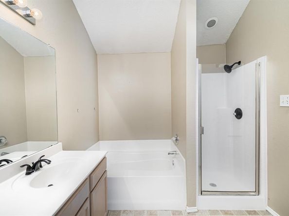 216  Lincoln Lane , Crowley Texas 76036