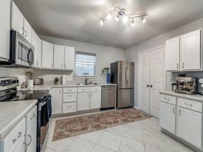 630 W Neely  , Dallas Texas 75208