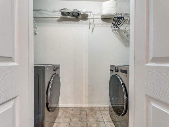 630 W Neely  , Dallas Texas 75208
