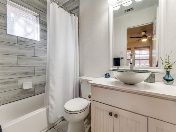 630 W Neely  , Dallas Texas 75208