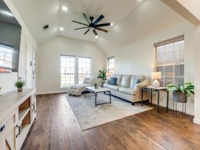 630 W Neely  , Dallas Texas 75208