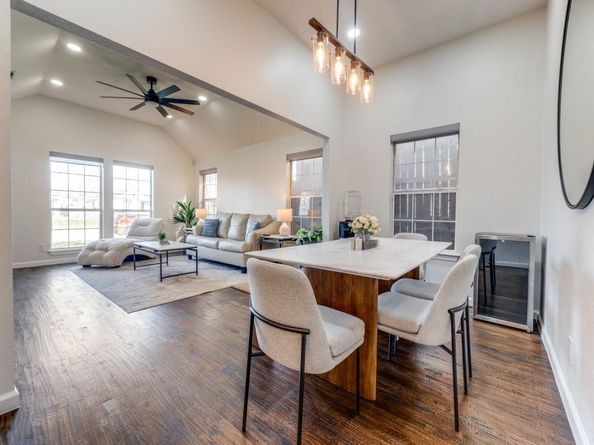 630 W Neely  , Dallas Texas 75208
