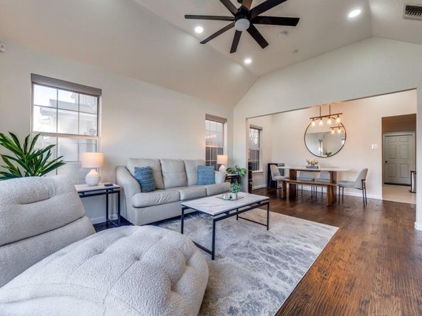 630 W Neely  , Dallas Texas 75208