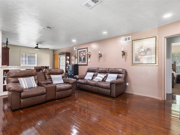 1830  Yucca Drive , Dallas Texas 75217