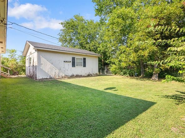 1830  Yucca Drive , Dallas Texas 75217