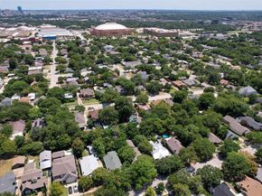 1713  Belle Place , Fort Worth Texas 76107