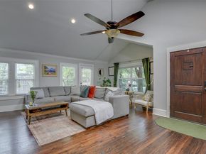1713  Belle Place , Fort Worth Texas 76107