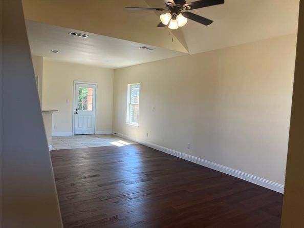 5332  Booker T Street , Fort Worth Texas 76105