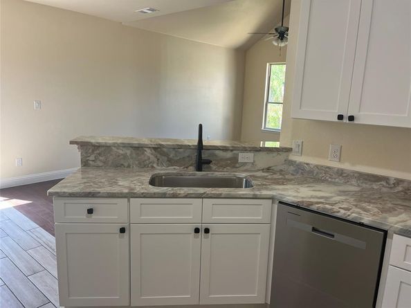 5332  Booker T Street , Fort Worth Texas 76105