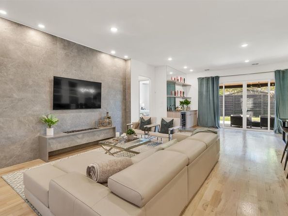7519  Robin Road , Dallas Texas 75209
