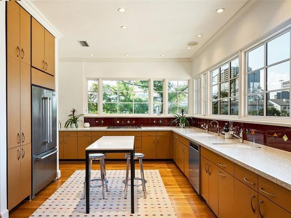 2203  Allen Street , Dallas Texas 75204