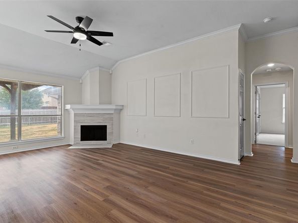 718 W Lonesome Dove Trail , Arlington Texas 76001