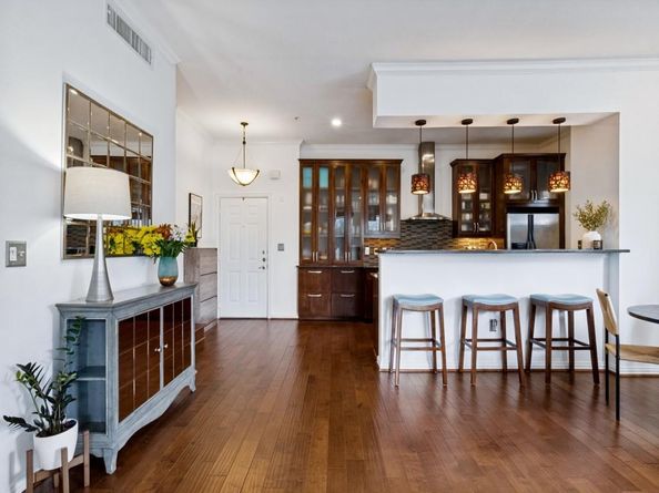 2305  Worthington Street  206A, Dallas Texas 75204