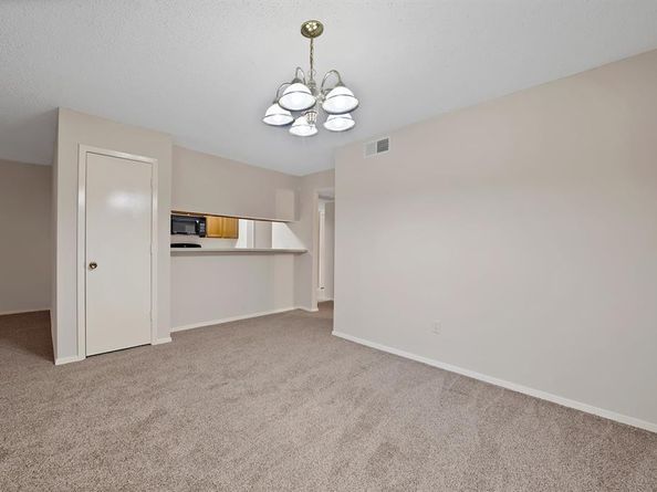 9621  Walnut Street  6106, Dallas Texas 75243