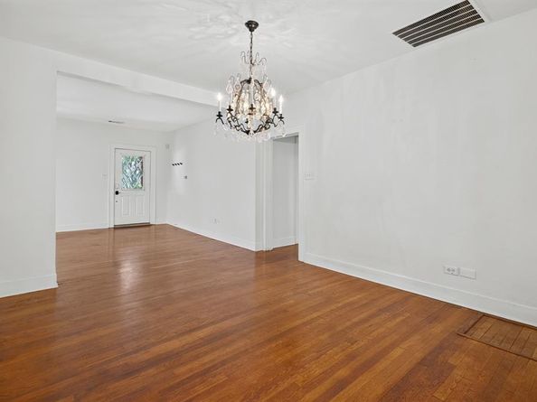 3326  Burlingdell Avenue , Dallas Texas 75211