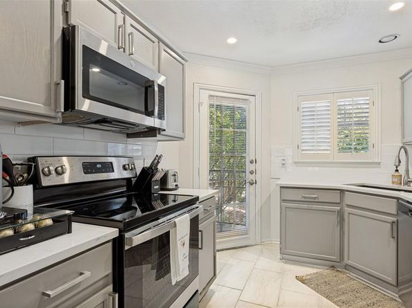 2902  State Street  22, Dallas Texas 75204