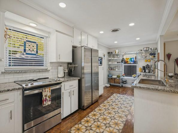 200 S Weatherred Drive , Richardson Texas 75080