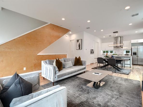 320  Mathey Court , Dallas Texas 75208