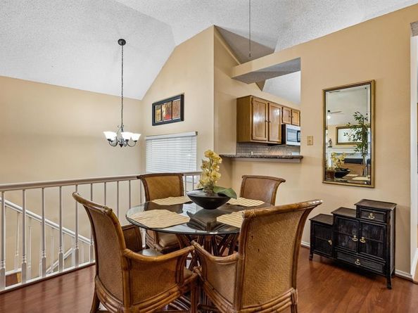 707  Meadowcreek Court , Garland Texas 75043