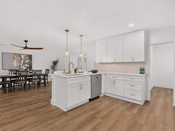 516  Clover Lane , Garland Texas 75043