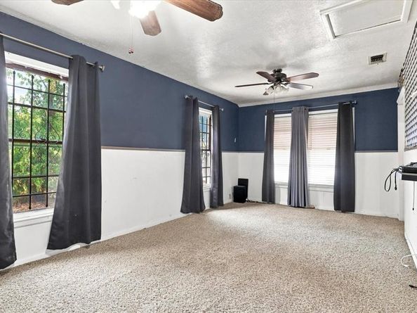 2640  Pioneer Street , Fort Worth Texas 76119