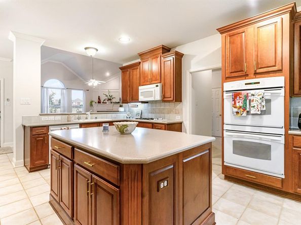 1601  Canyon Creek Drive , McKinney Texas 75072