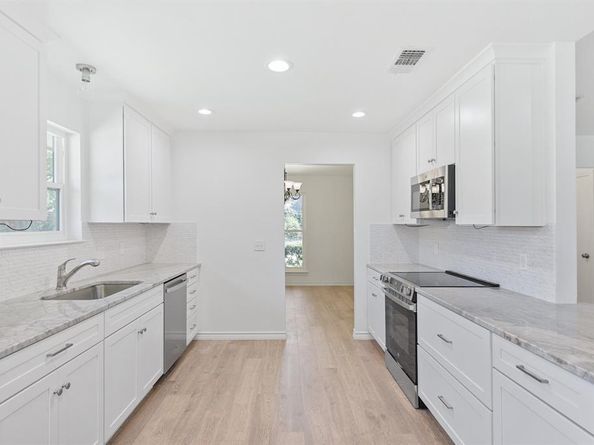 2724  Downing Drive , Plano Texas 75023