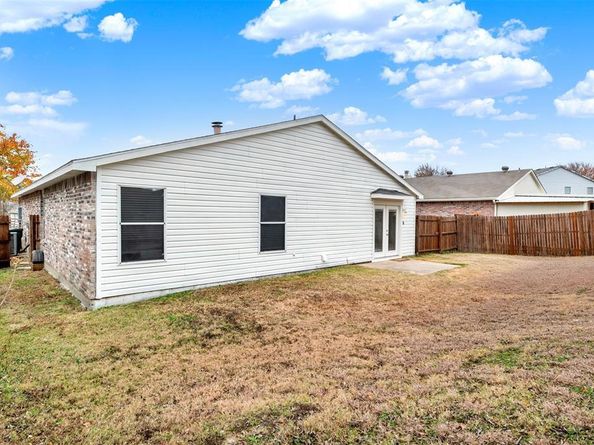 1422  Danbury Drive , Garland Texas 75040