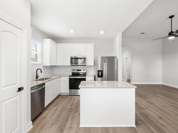 340  Live Oak Lane , Hutchins Texas 75141