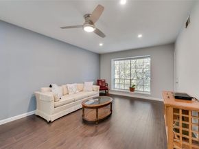 5311  Fleetwood Oaks Avenue  267, Dallas Texas 75235