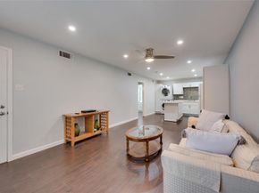 5311  Fleetwood Oaks Avenue  267, Dallas Texas 75235