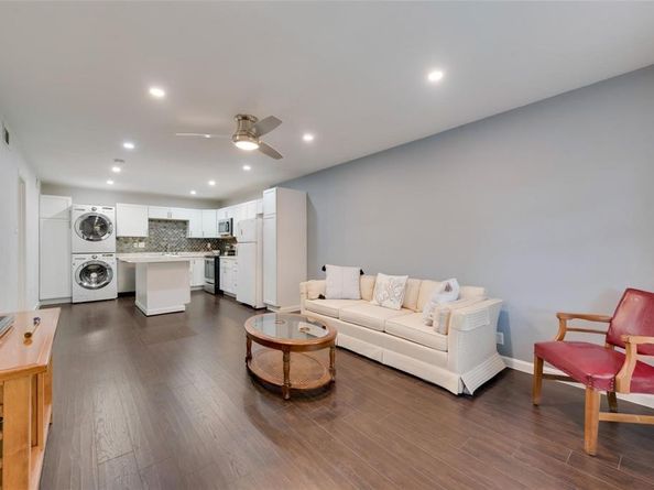 5311  Fleetwood Oaks Avenue  267, Dallas Texas 75235