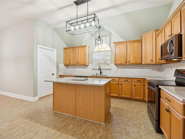 100  Lorient Drive , Mansfield Texas 76063