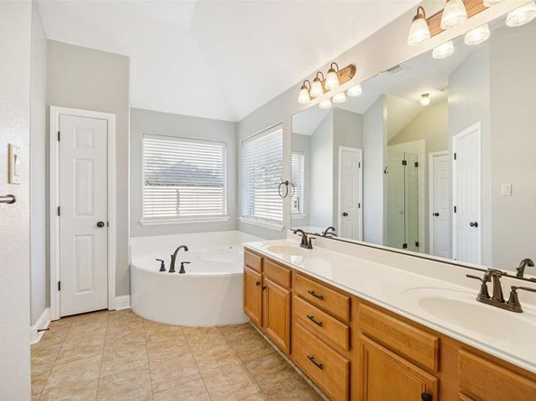 100  Lorient Drive , Mansfield Texas 76063