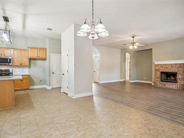 100  Lorient Drive , Mansfield Texas 76063