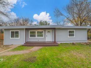 1704  Hillside Drive , River Oaks Texas 76114