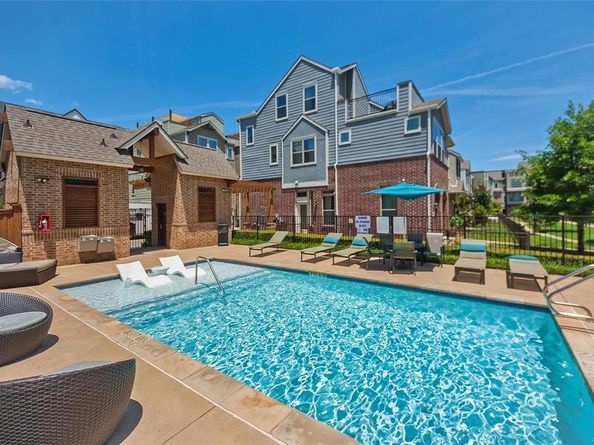 1077  Tea Olive Lane , Dallas Texas 75212