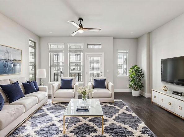 1077  Tea Olive Lane , Dallas Texas 75212