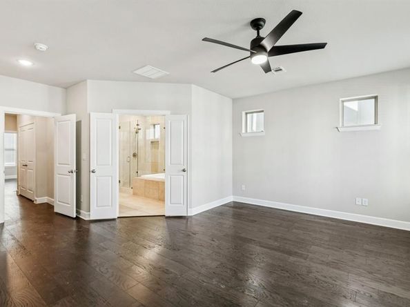 1077  Tea Olive Lane , Dallas Texas 75212